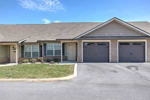 featured image of 44 Sutter Pl