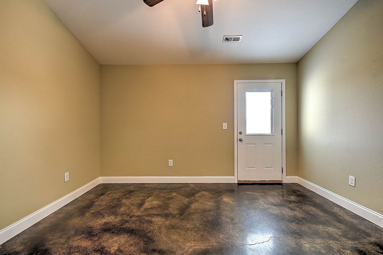44 Sutter Pl - Photo 7 of 25