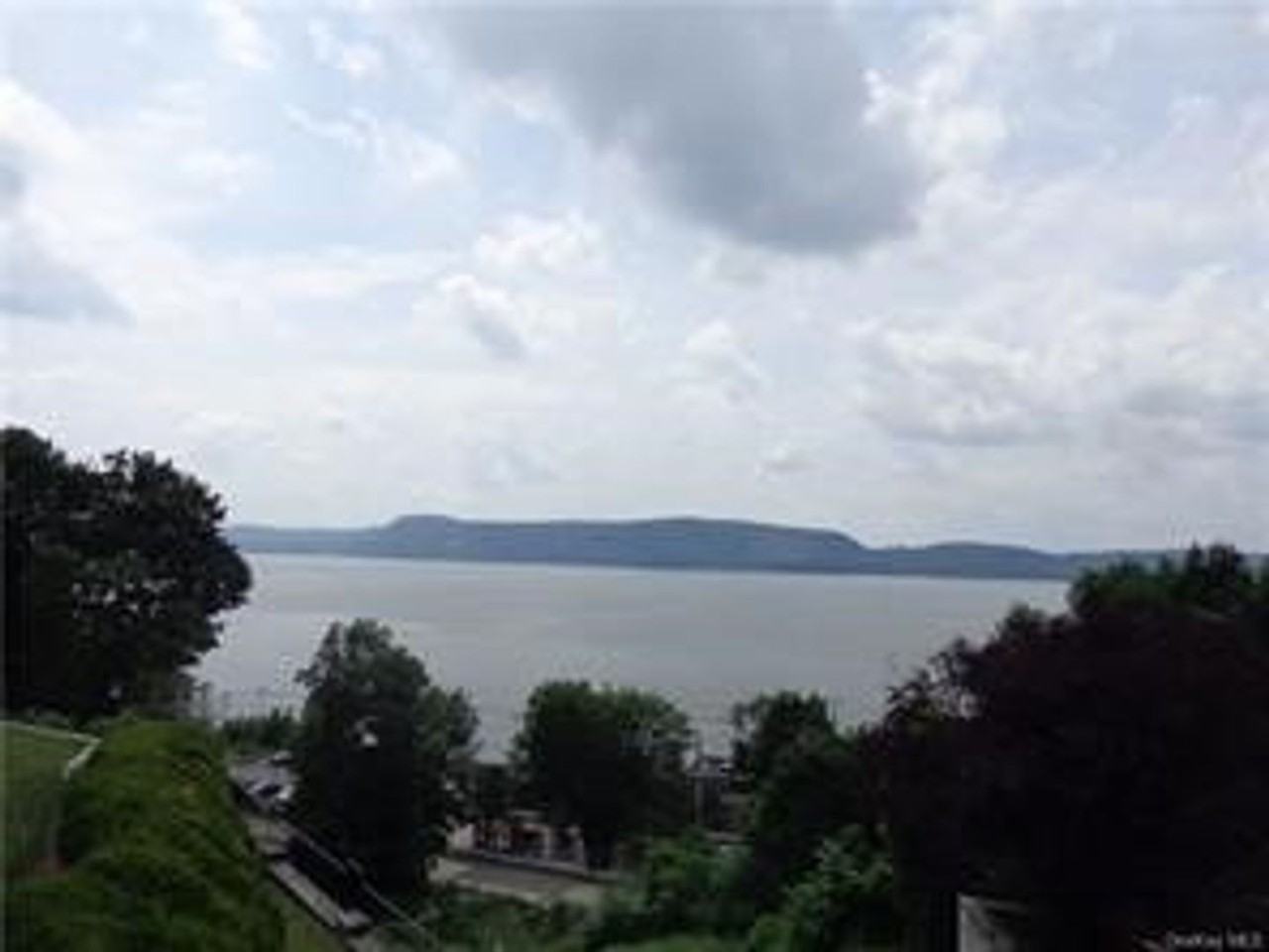 11 Hudson Point Ln - Photo 3 of 15