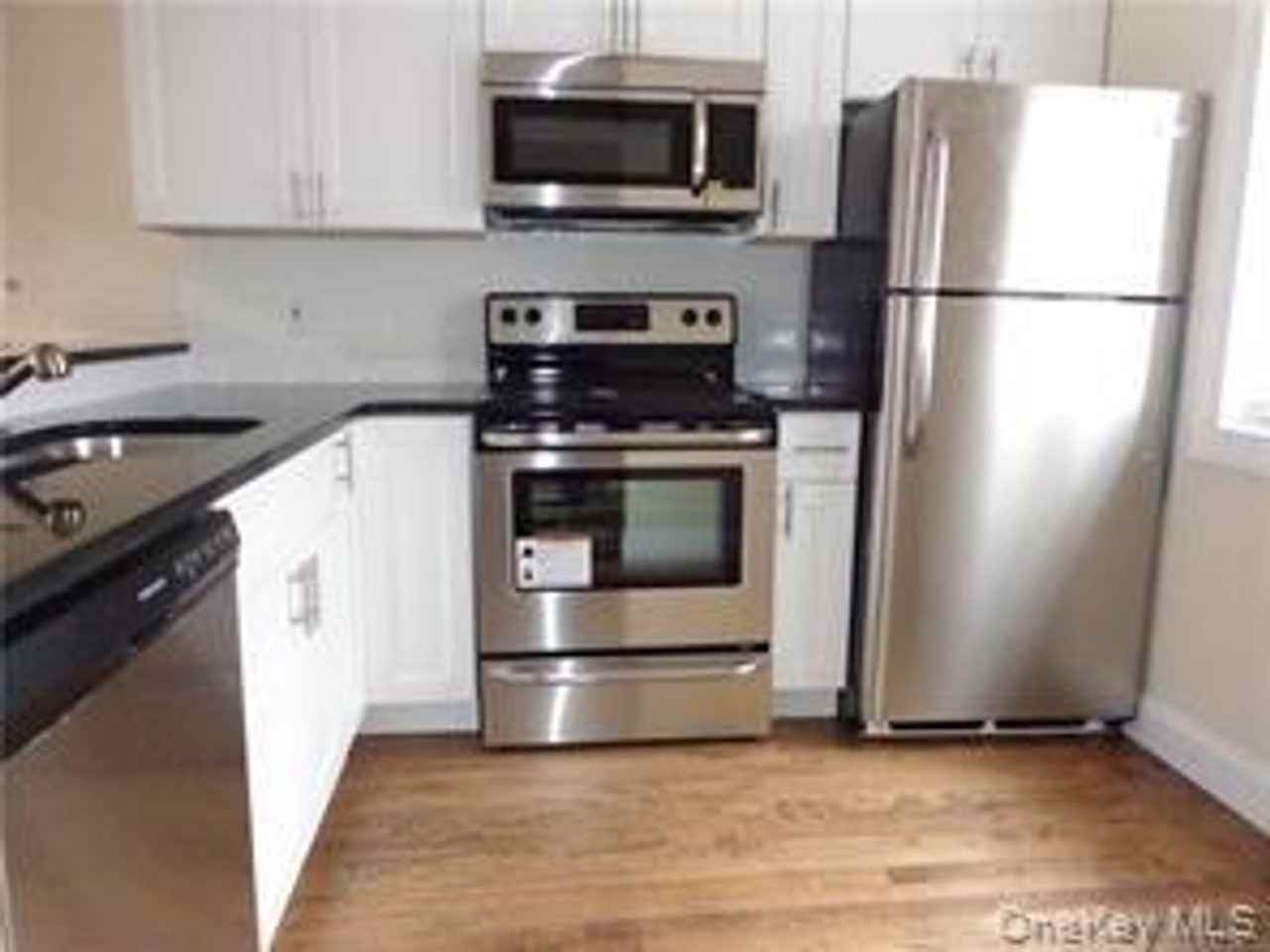 11 Hudson Point Ln - Photo 4 of 15