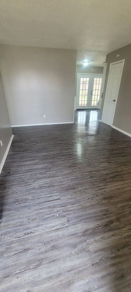 8609 N Harvey Ave - Photo 2 of 17