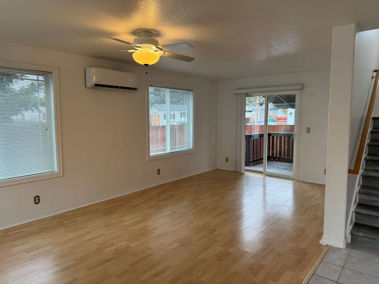 3657 Rivercrest Dr - Photo 3 of 40