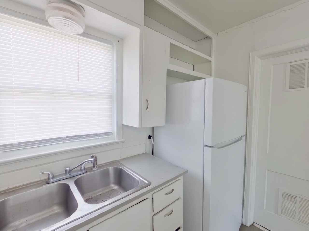 3102 E 12th St N - Photo 6 of 12