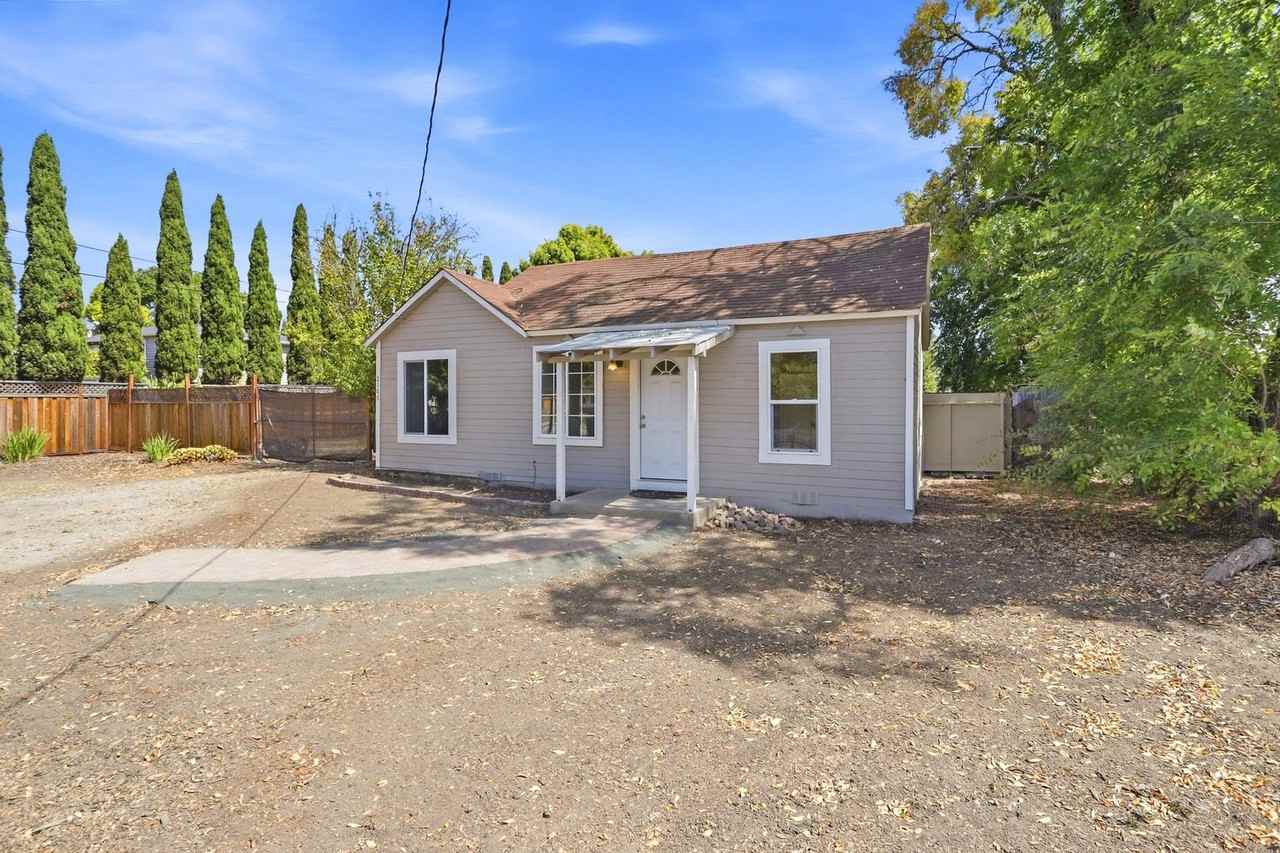 2100 Chanticleer Ave - Photo 2 of 16