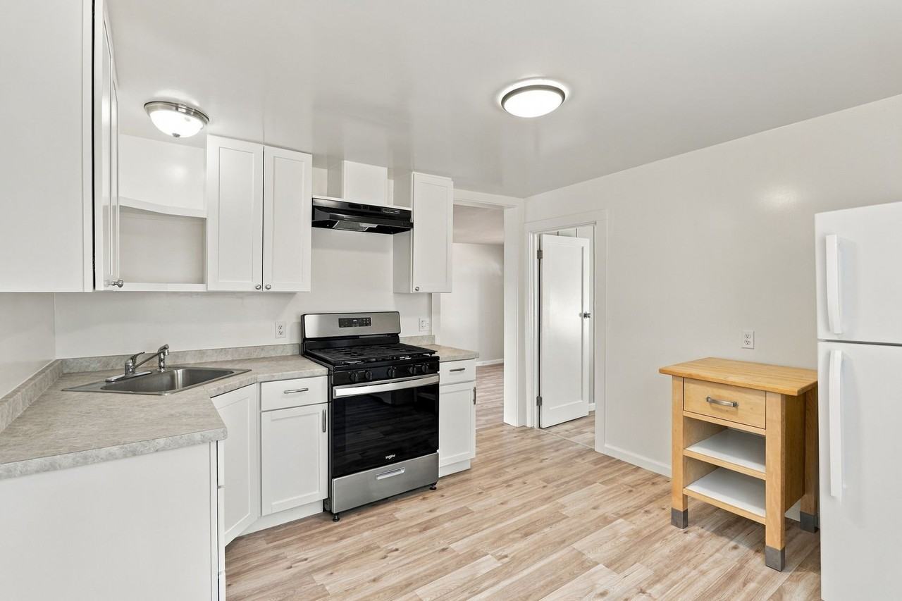 2100 Chanticleer Ave - Photo 7 of 16