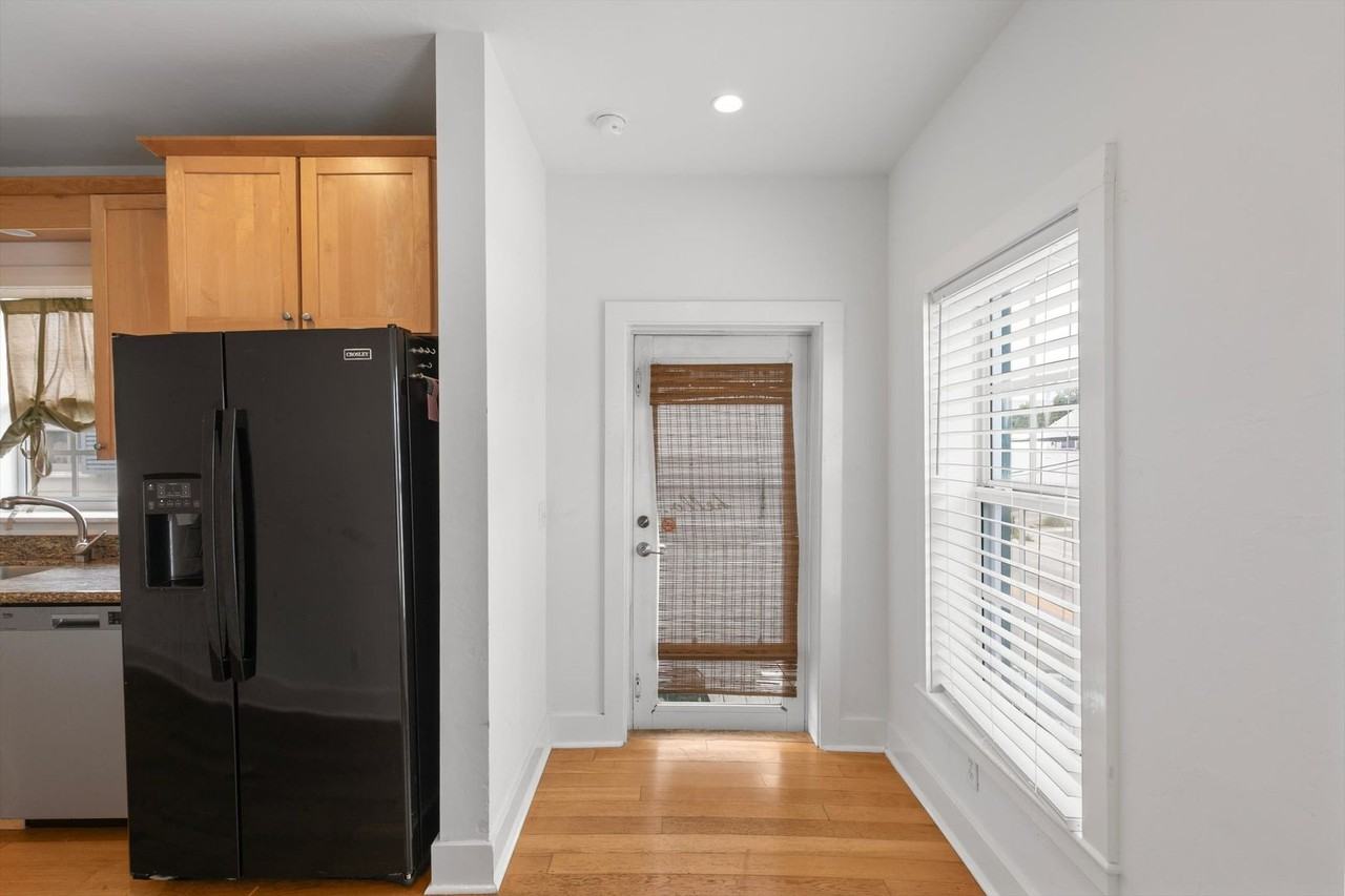 1108 White St - Photo 2 of 21