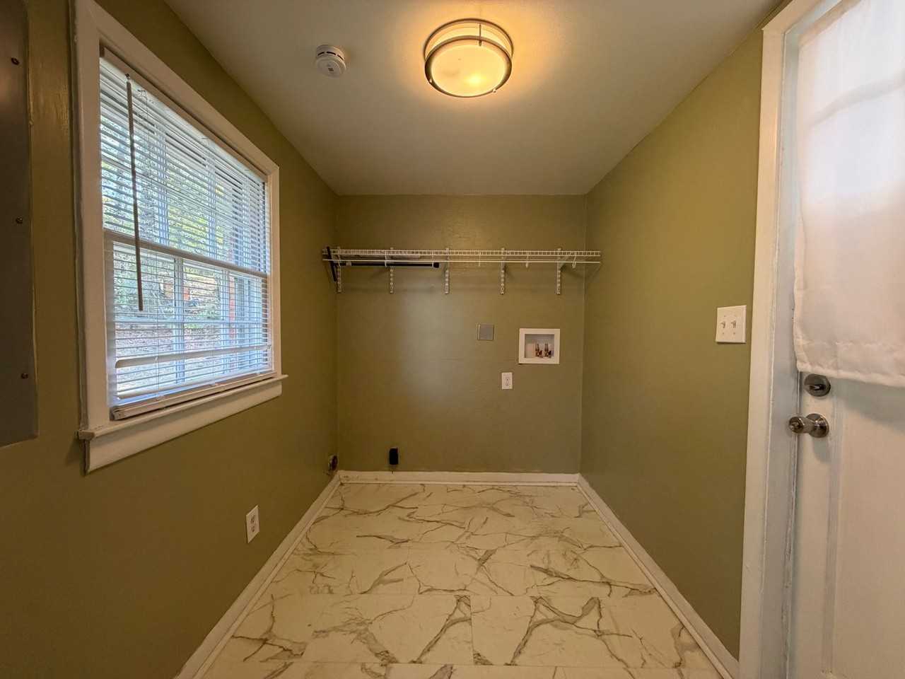 105 Coker Dr Sw - Photo 3 of 34