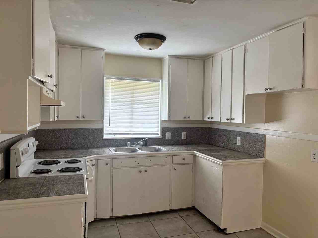 237 Sykes Rd - Photo 2 of 11