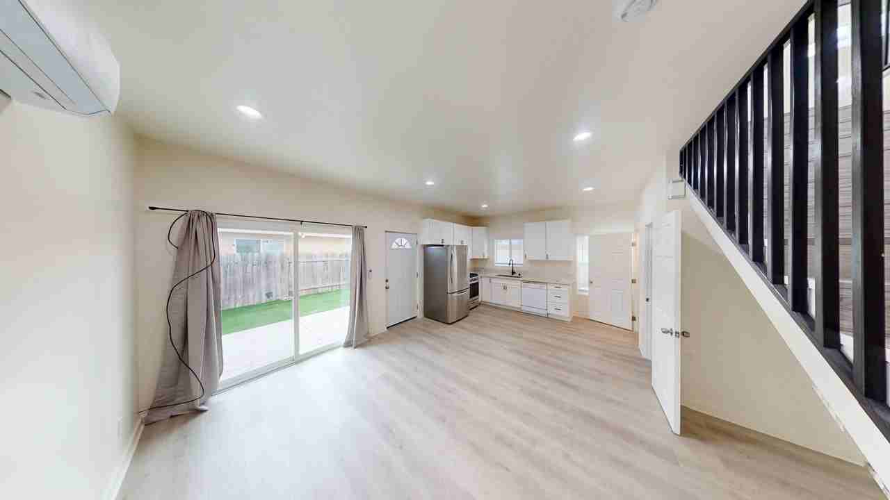 5546 Mary Lane Dr - Photo 7 of 17