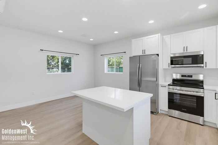 2612 Arnott St #2 - Photo 5 of 21
