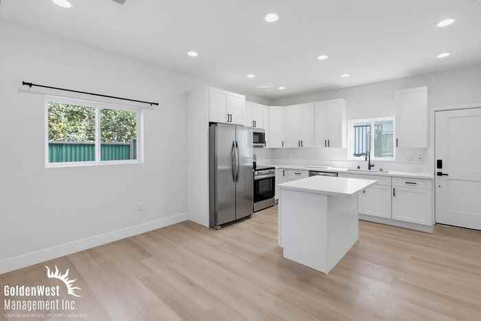 2612 Arnott St #2 - Photo 6 of 21
