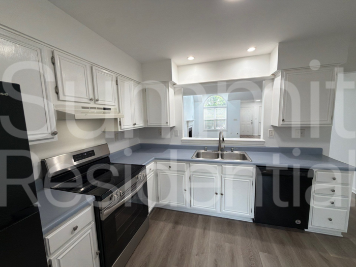 10507 Bay Pointe Ct - Photo 7 of 18