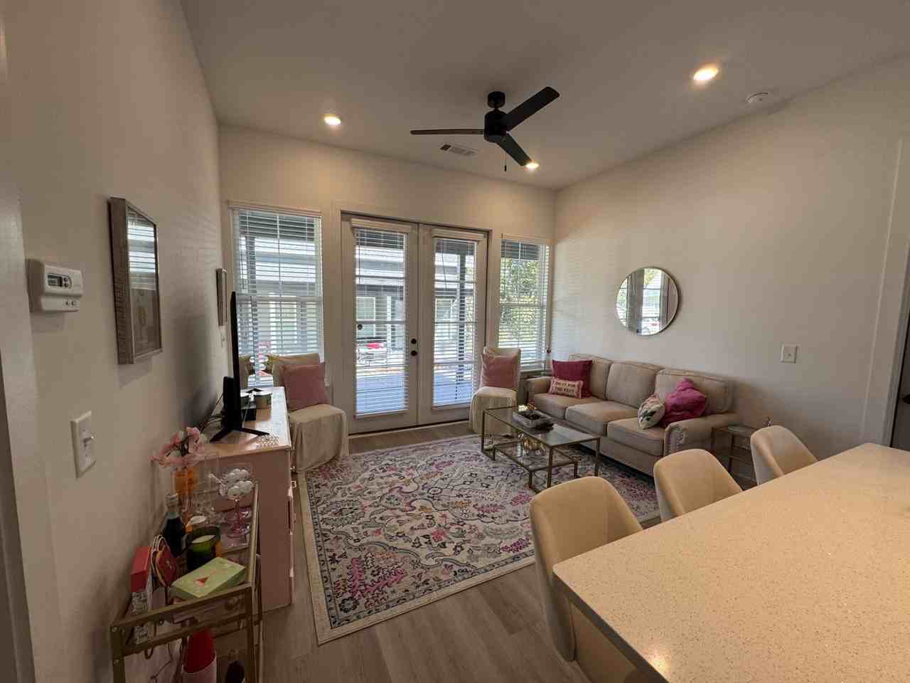 253 Bailey St #B - Photo 4 of 10