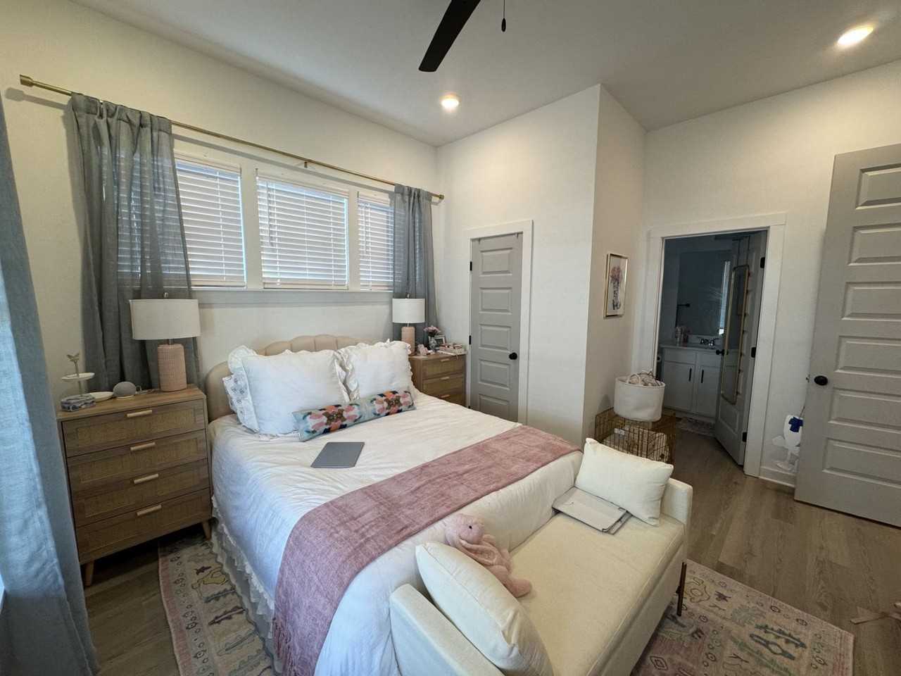 253 Bailey St #B - Photo 7 of 10