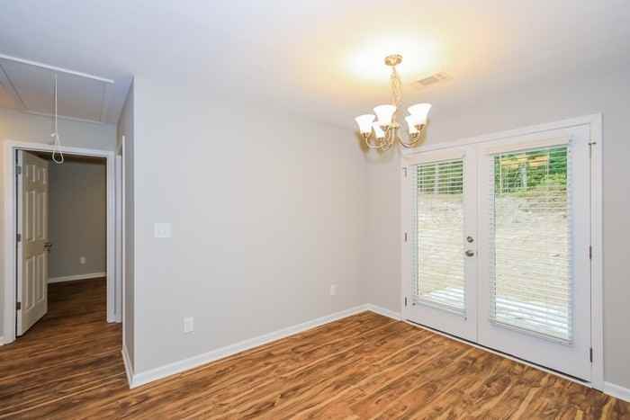 712 Matthews St - Photo 5 of 11