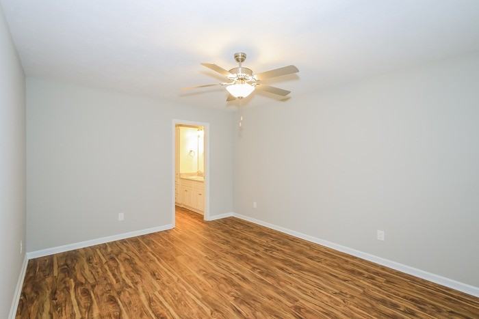 712 Matthews St - Photo 6 of 11