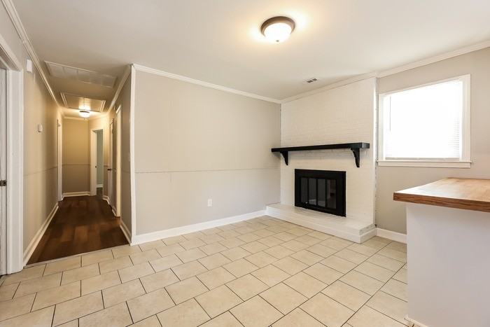 9 Circle Dr - Photo 4 of 11