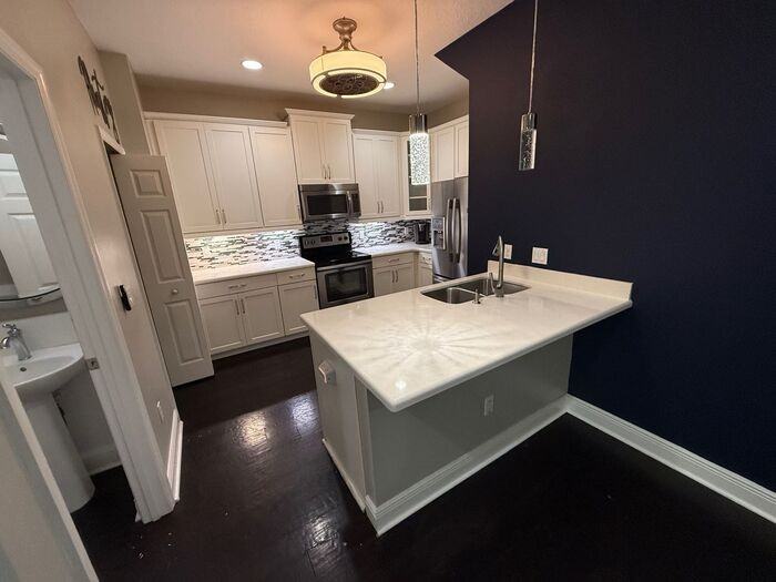 13504 Fountainbleau Dr - Photo 5 of 22
