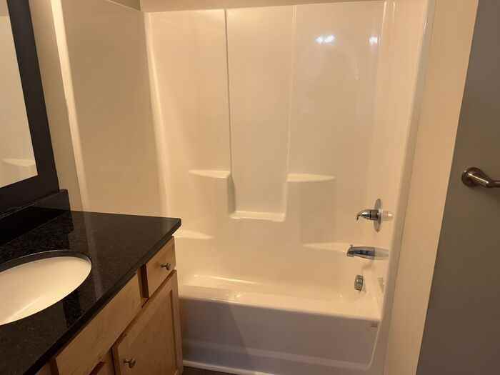 615 Hyde Park Dr Ne - Photo 7 of 10