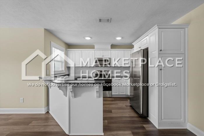 124 Downsbury Rd - Photo 5 of 30