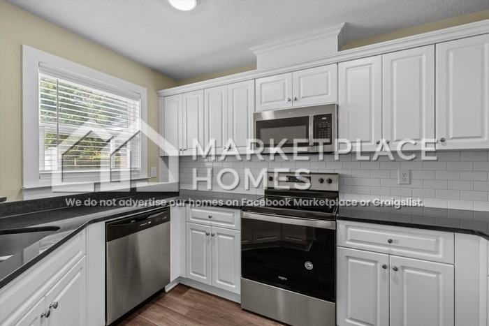 124 Downsbury Rd - Photo 6 of 30