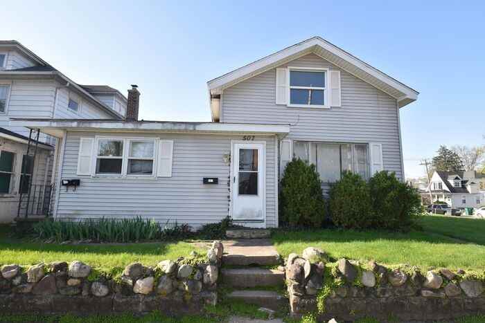 126 1/2 Lincolnway E #2 - Photo 2 of 26