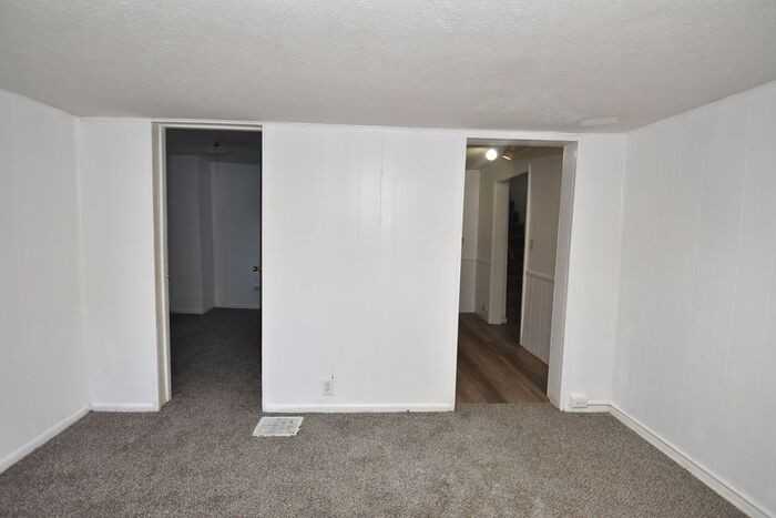 126 1/2 Lincolnway E #2 - Photo 6 of 26