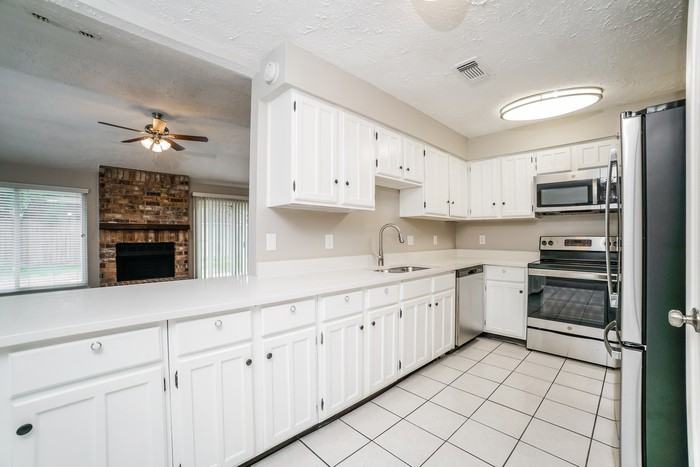 13323 Tara Oak Dr - Photo 7 of 21