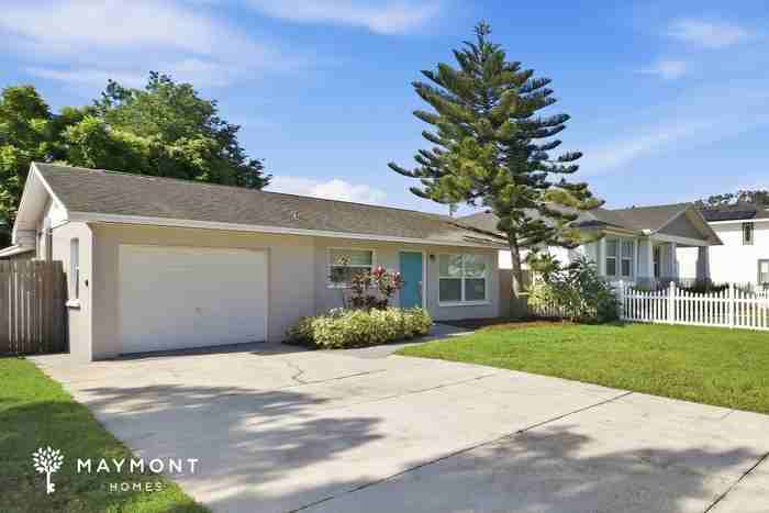 3010 24th Ave N - Photo 2 of 3