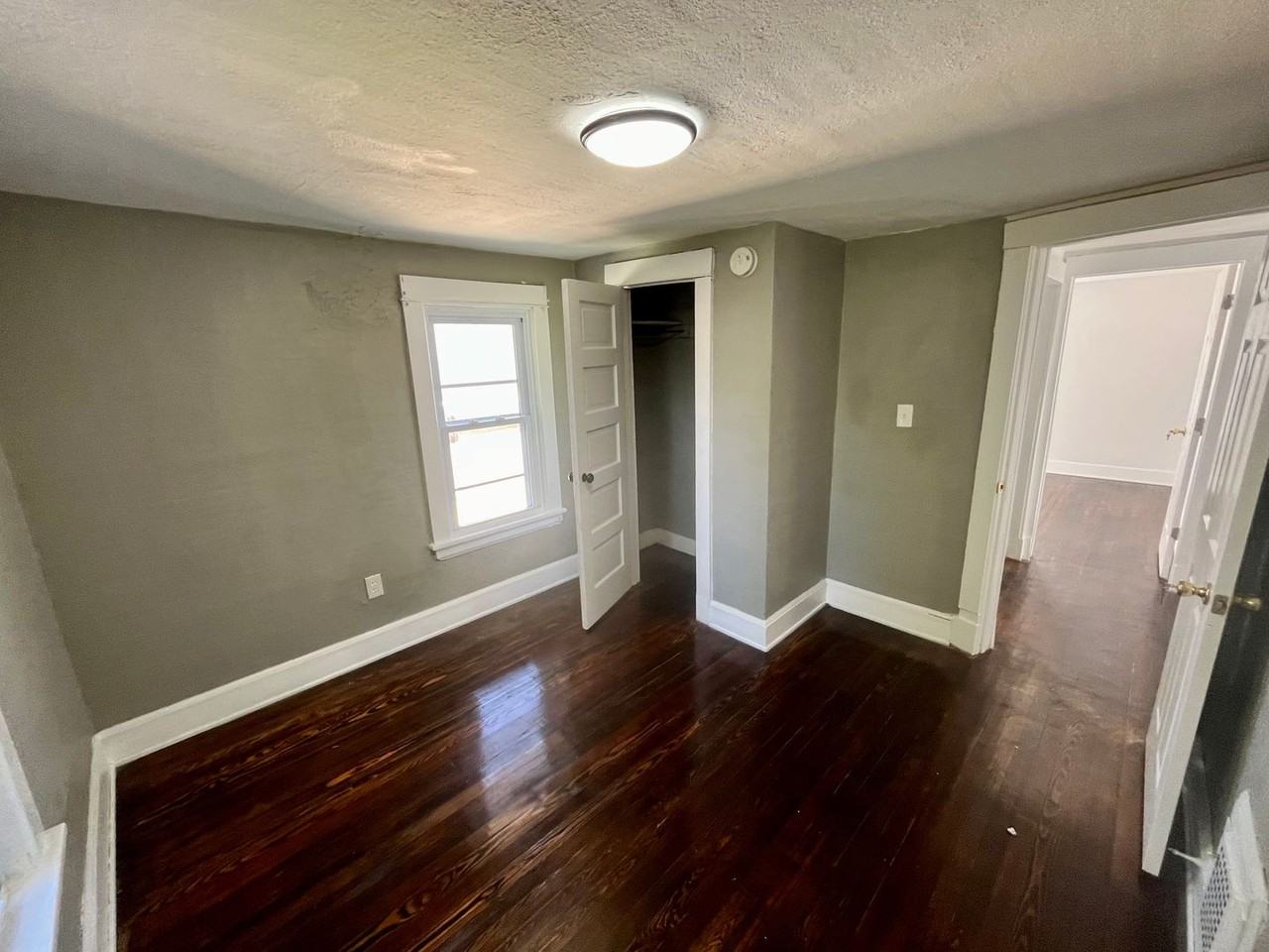 60 Roberts St - Photo 6 of 10