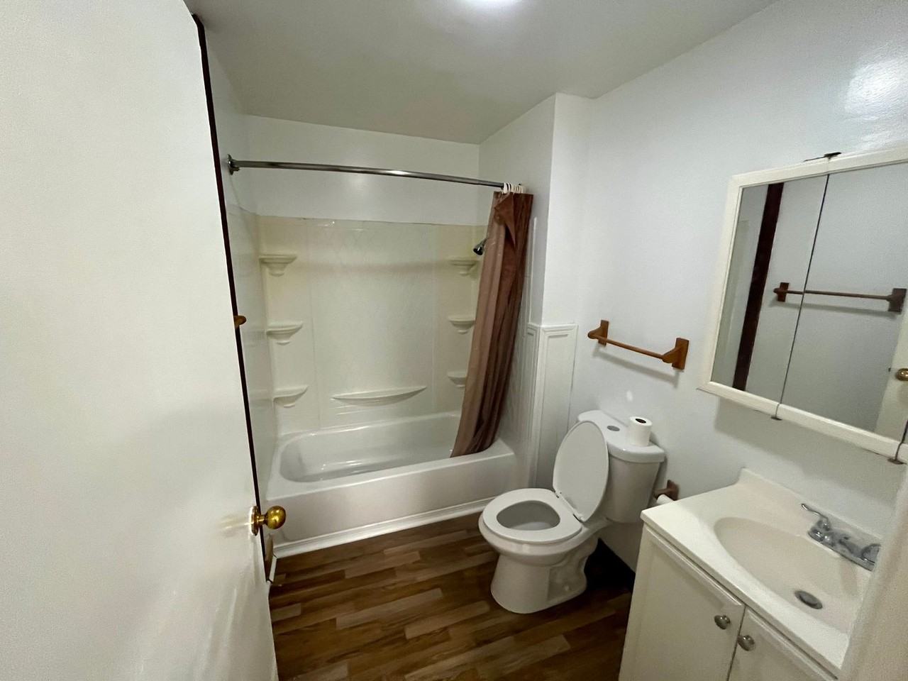 60 Roberts St - Photo 7 of 10