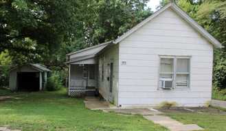 1025 Kickapoo St - Photo 1 of 1