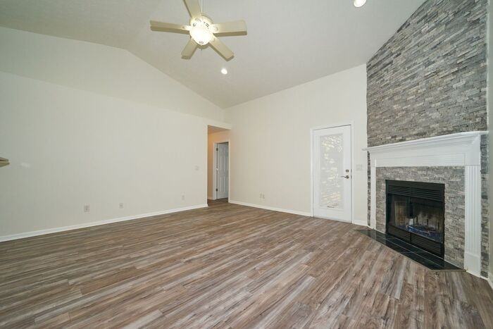 10854 Belair Dr - Photo 6 of 21