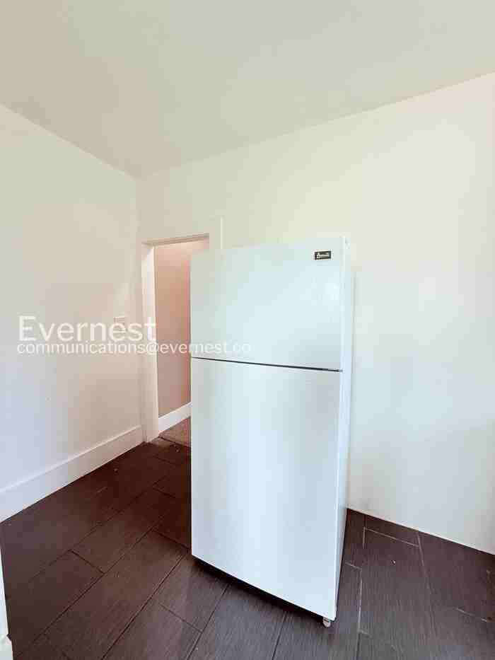 2541 Monterey St #3 - Photo 6 of 24