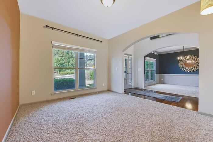 4269 Woods Creek Ln - Photo 6 of 46