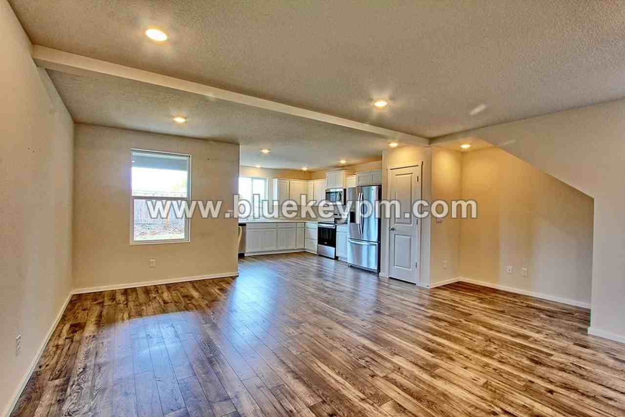 10312 Ne 79th Ct - Photo 3 of 14