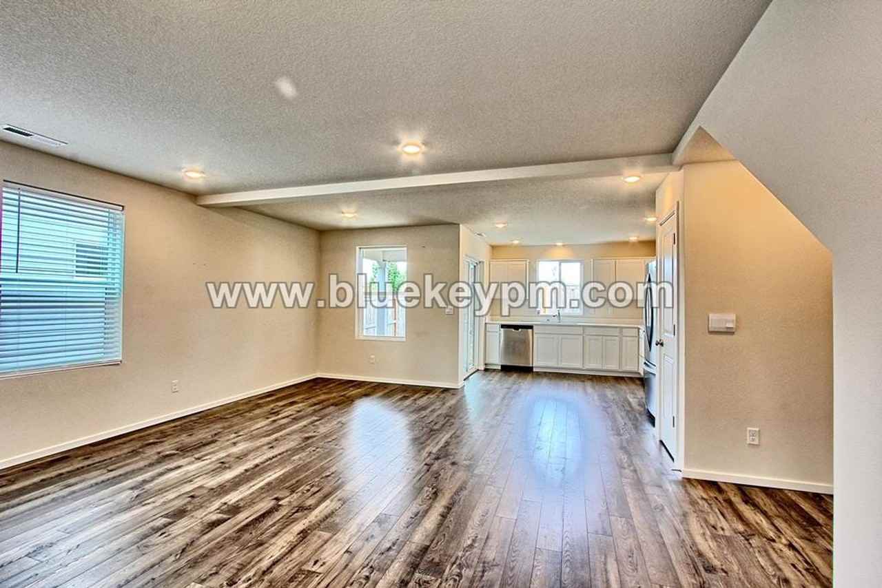 10312 Ne 79th Ct - Photo 4 of 14