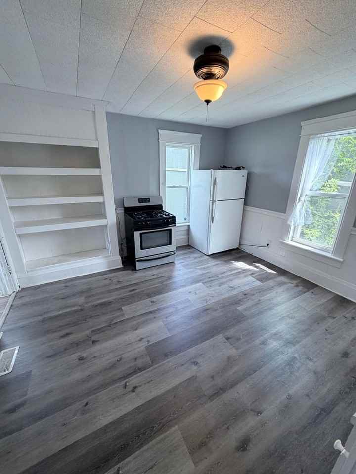 2301 East Ave - Photo 5 of 13