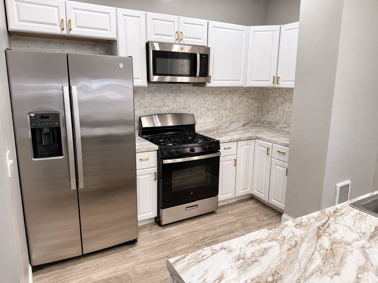 5031 Walnut Street - Photo 6 of 37