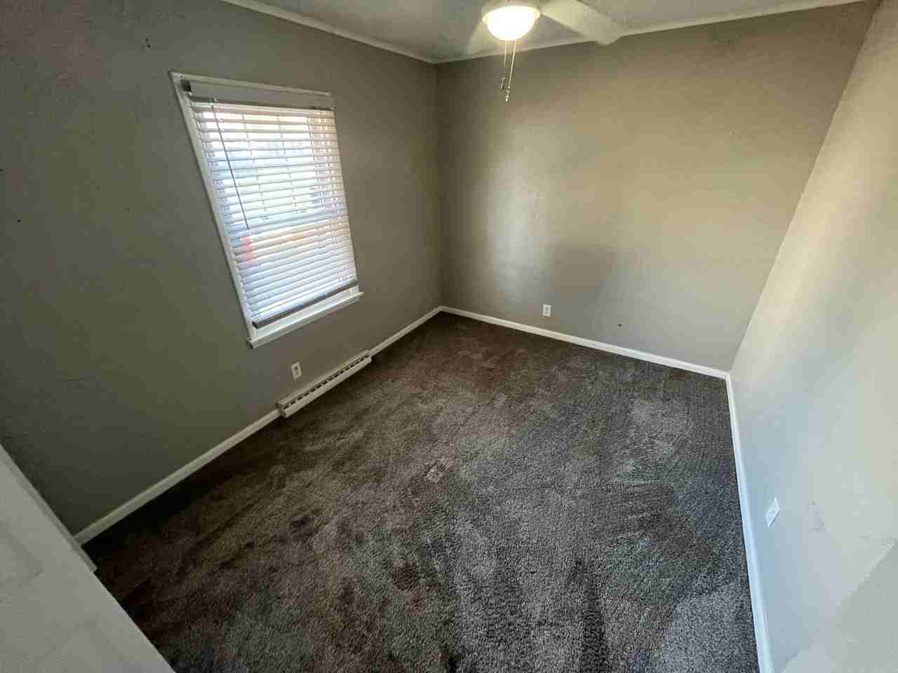921 E Highland Pl - Photo 4 of 8