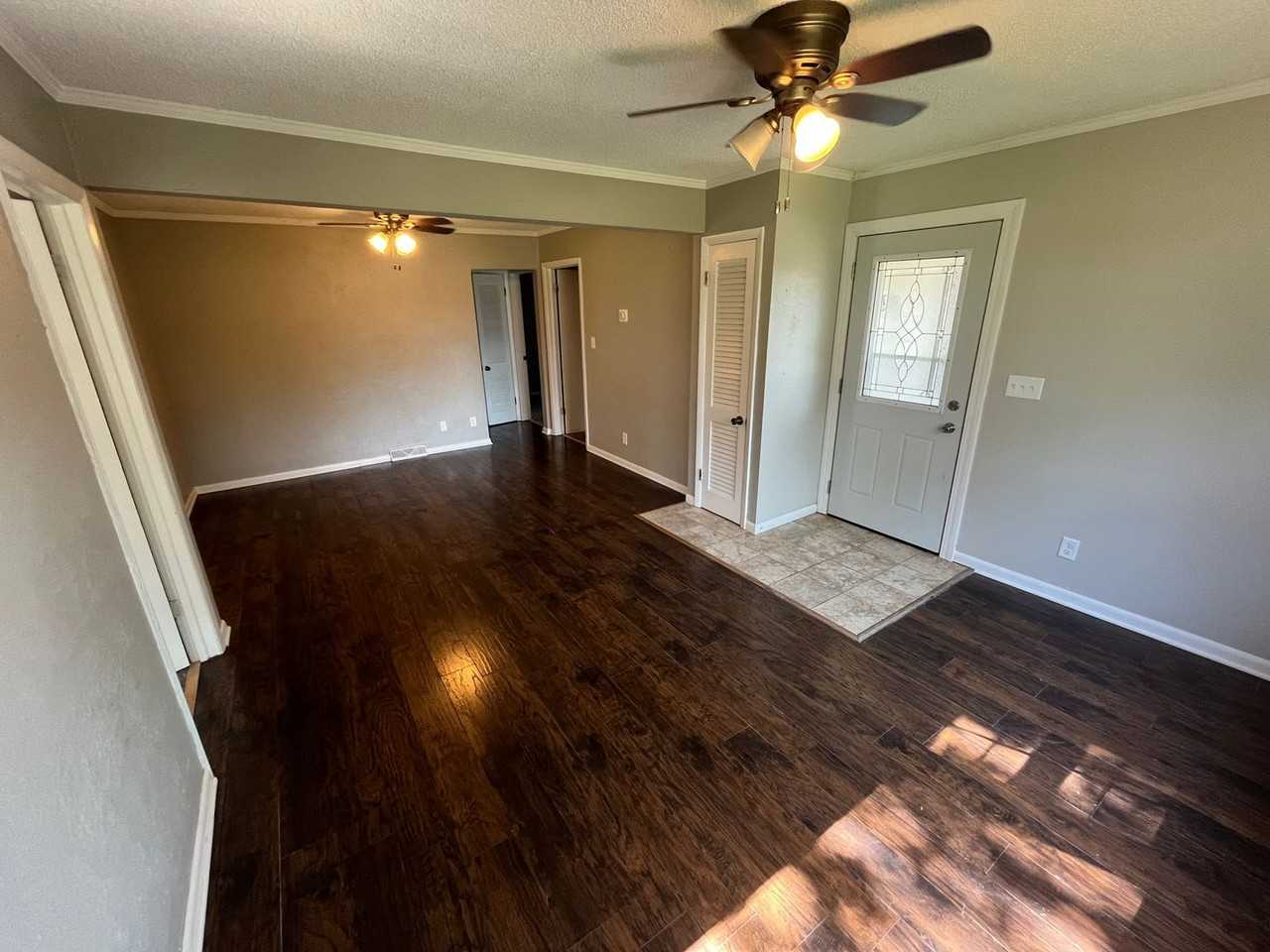 921 E Highland Pl - Photo 7 of 8