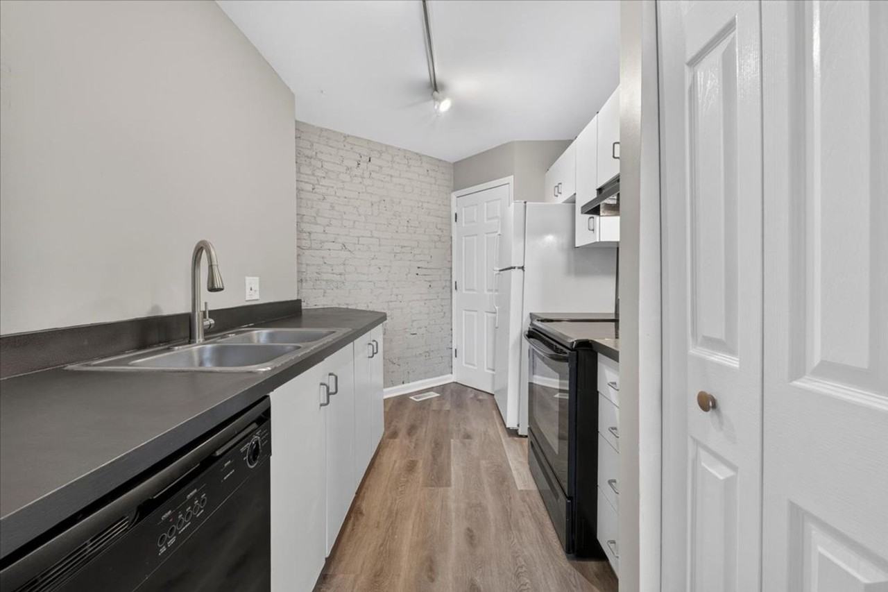 2223 Rutger St - Photo 5 of 17