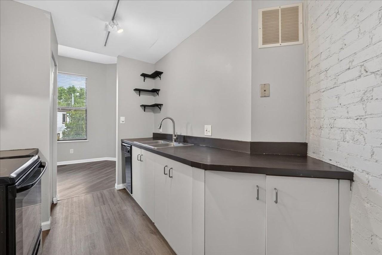 2223 Rutger St - Photo 7 of 17