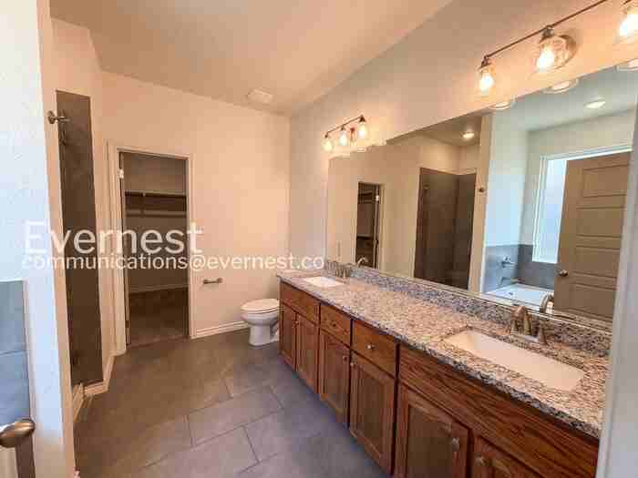 2212 Hornbeam St - Photo 7 of 19