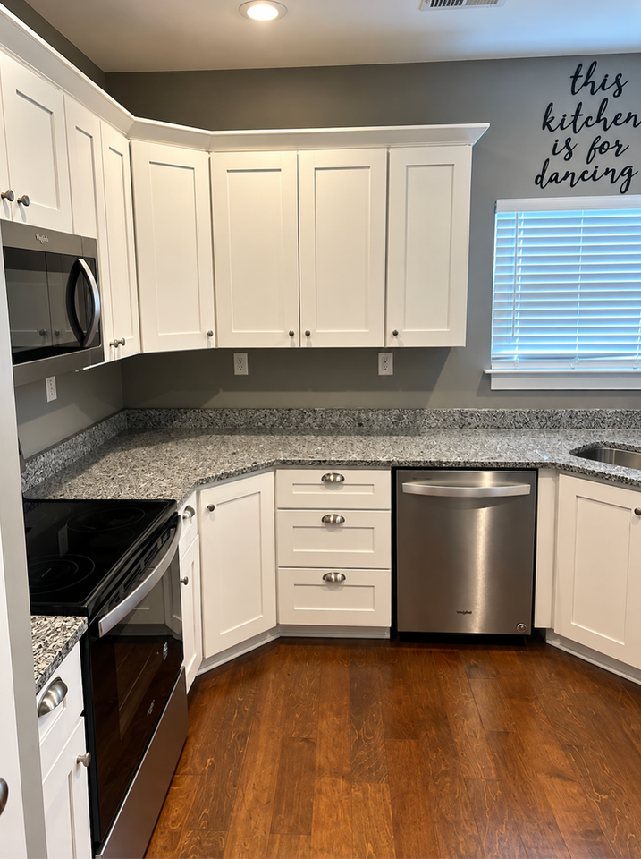 4010 Rogers Rd - Photo 6 of 15