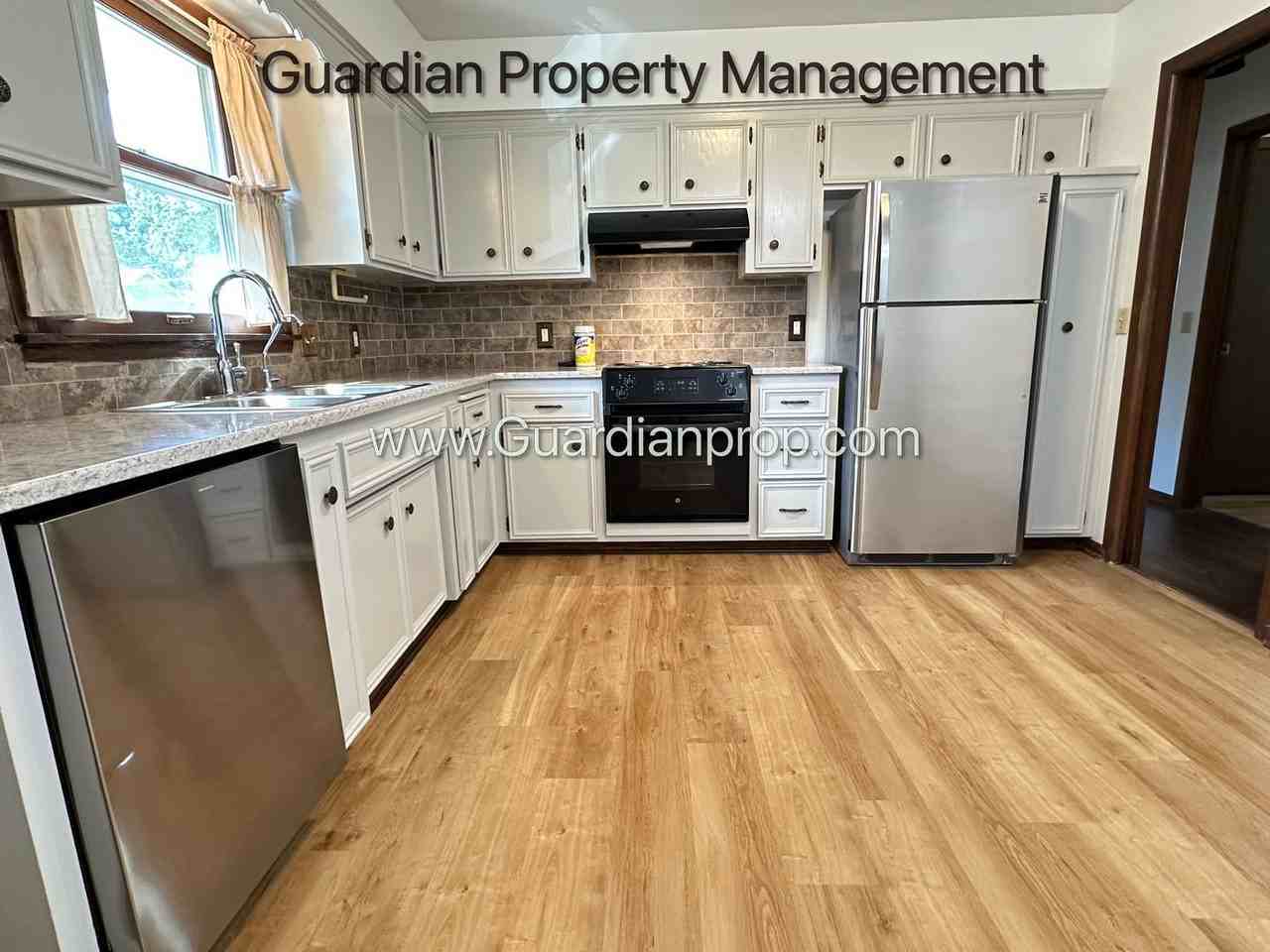 4104 Alabama Ave S - Photo 2 of 21