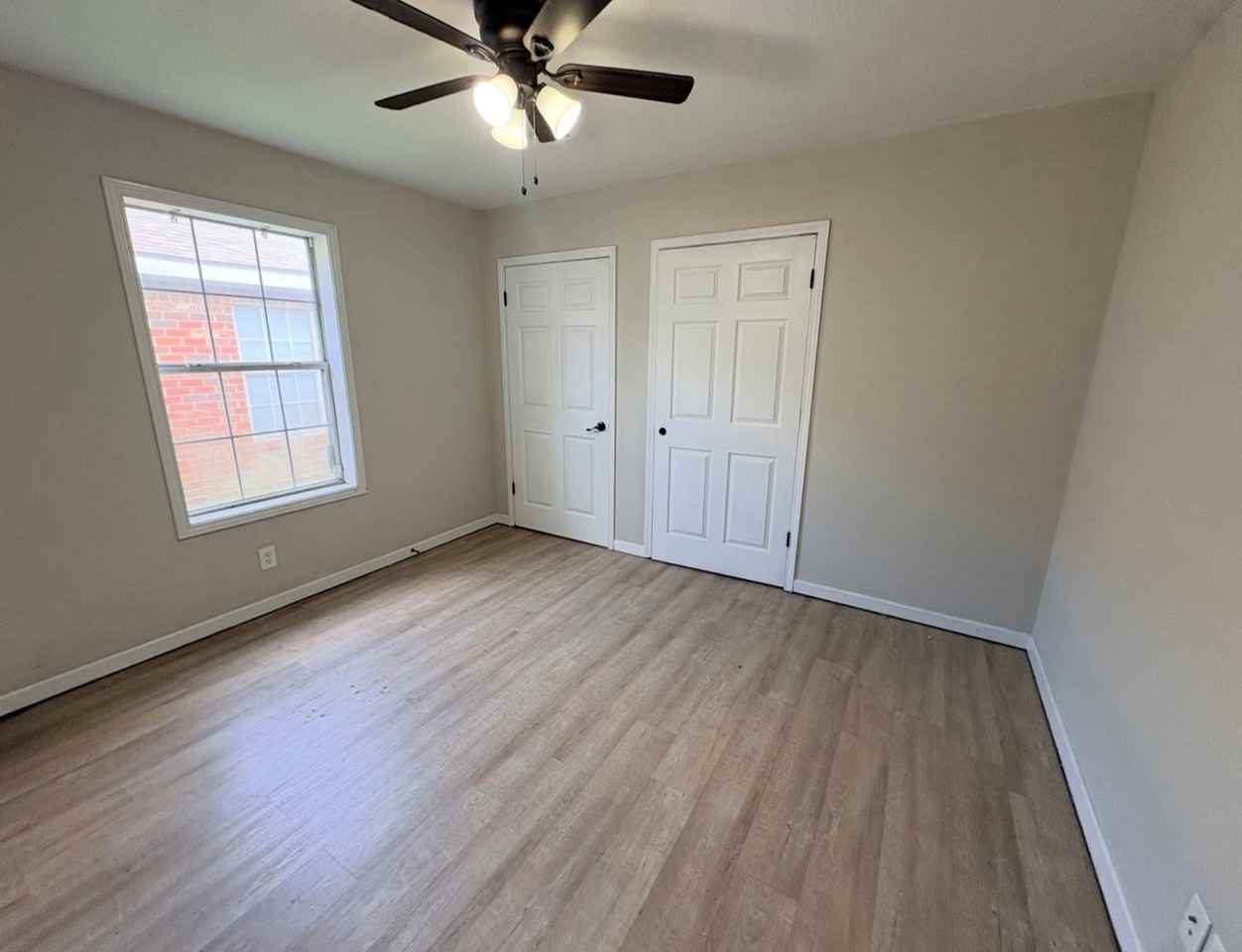 1723 N Tallowood Dr - Photo 4 of 9