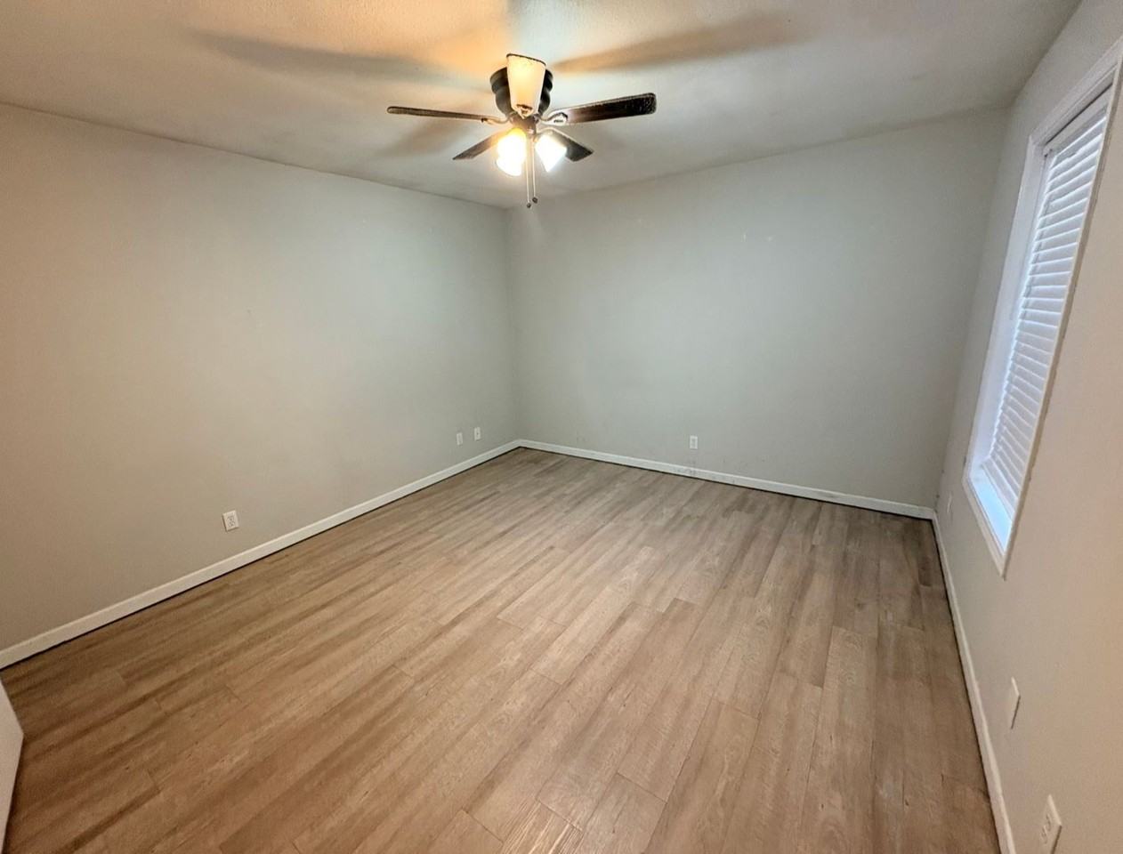 1723 N Tallowood Dr - Photo 6 of 9