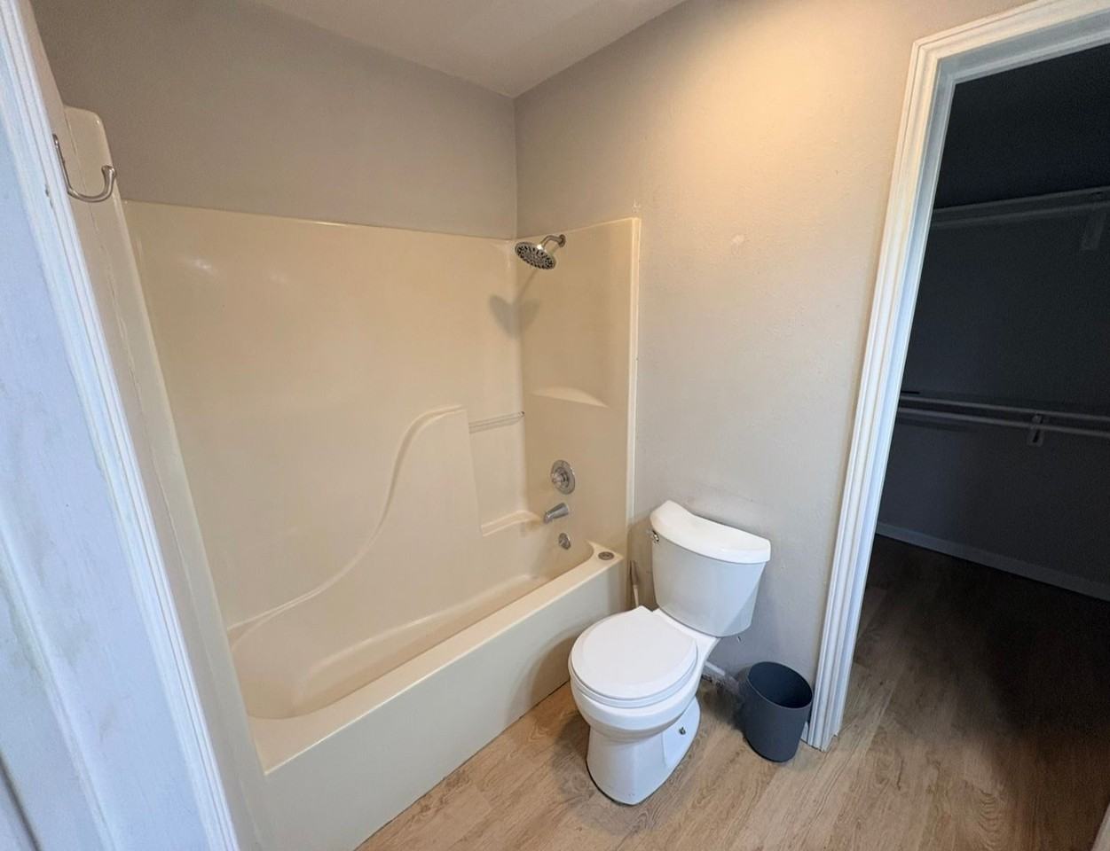 1723 N Tallowood Dr - Photo 7 of 9
