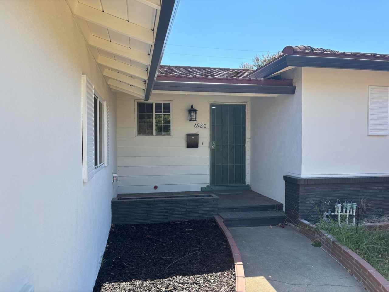6920 Maita Cir - Photo 2 of 32